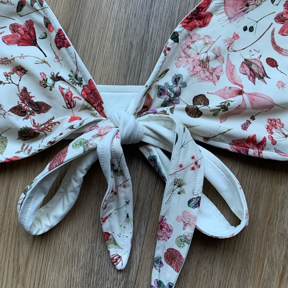 L*Space Floral Tie-Front Bikini Top - Picture 3 of 10